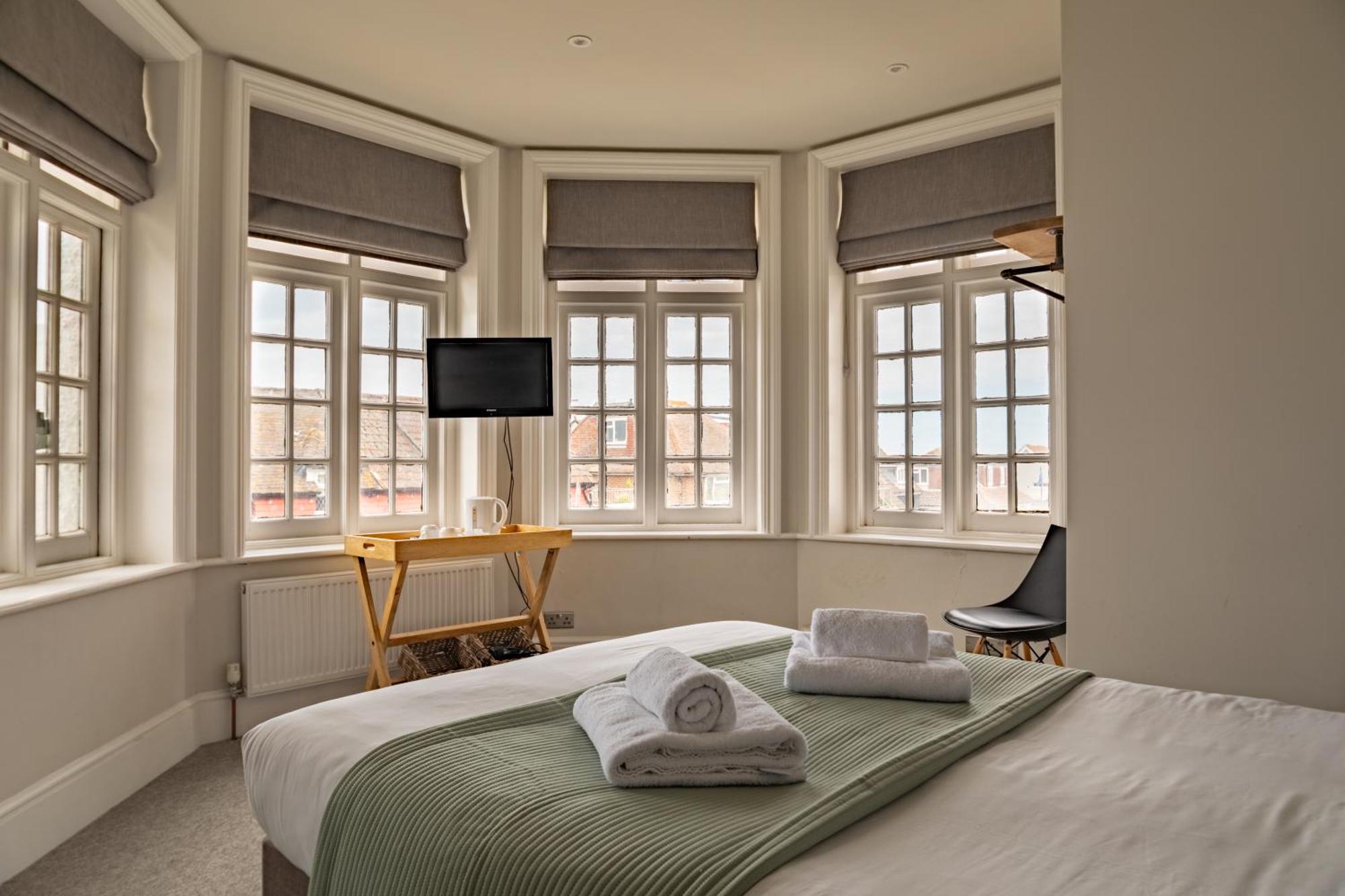 بيفينسي The Bay Hotel المظهر الخارجي الصورة